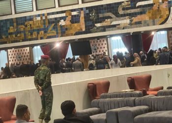 الان انعقاد جلسة البرلمان برئاسة الحلبوسي مع صور توضح دخول النواب الى قاعة الجلسة بحضور بدلاء الكتلة الصدرية المستقيلة