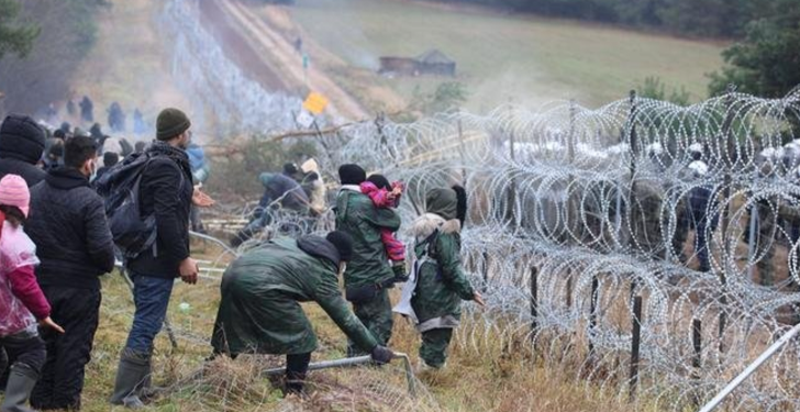 بيلاروسيا تسلّم العراق “أدلة” على إعدامات جماعية (للاجئين عراقيين) نفذّها جنود بولنديون