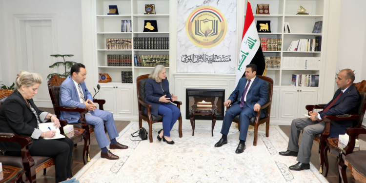 الأعرجي يستقبل السفيرة الأمريكية الجديدة في بغداد