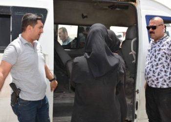 اعتقال متسولات على طريق الحولي متهمات بقضايا (غير أخلاقية) + صور