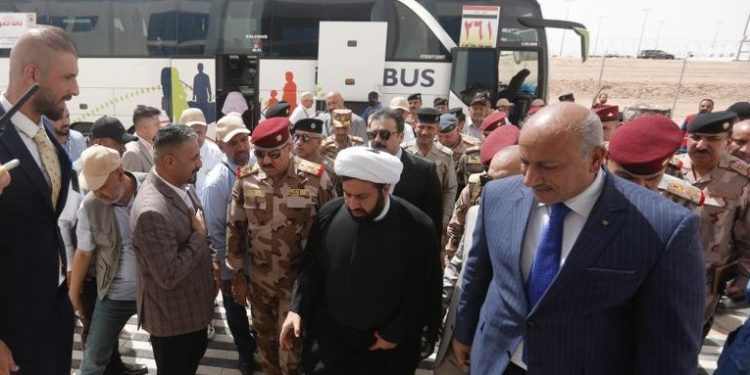 وصول وفد رفيــــع الى منفذ عرعر الحدودي