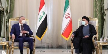 الكاظمي والرئيس الإيراني يبحثان سبل توطيد العلاقات الثنائية وتنمية التعاون المشترك