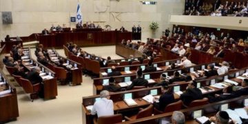 إسرائيل تتجه إلى حل الكنيست قبل منتصف الليل وإجراء انتخابات مبكرة