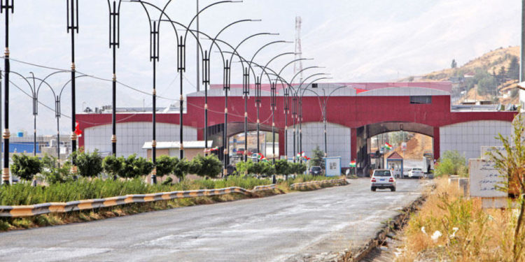 ضبط مسافر يخبئ مخدرات في مكان حسّاس بجسده فـــي معبر حاج عمران