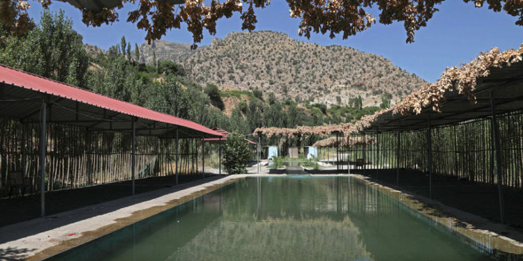  “توقف الزمن” بمنتجع زاخو في شمال العراق ,, بـــعد القصف الدموي