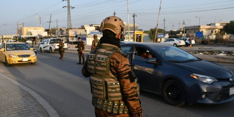 مخمورون دمروا مقبرة ولم يمتثلوا للأوامر