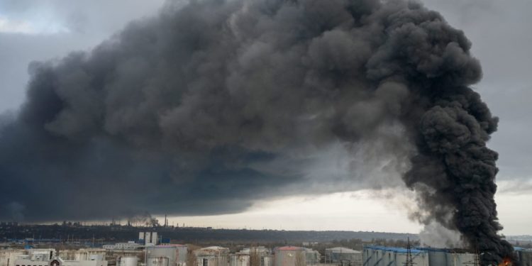 روسيا تقصف ميناء أوديسا في البحر الأسود ,, بعد ساعات على اتفاق إسطنبول