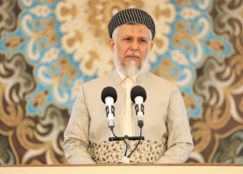 داعيــــة عراقي يجمع “السيرة النبوية” في 3 كتب باللغة الكردية