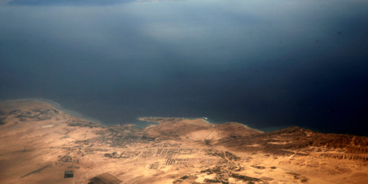 (تيــران وصنــافير) .. جزيرتان استراتيجيتان بين مصر والسعودية وإسرائيل