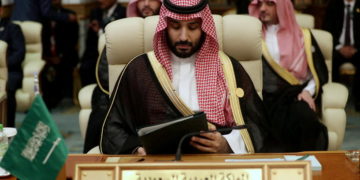 44 كاتبــا يطالبون بايدن بالضغط على محمد بن سلمان