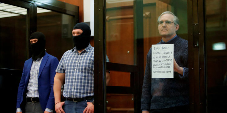 روسيا تطلب إدراج “ضابط مدان بجريمة قتل” في صفقة تبادل السجناء المفترحة