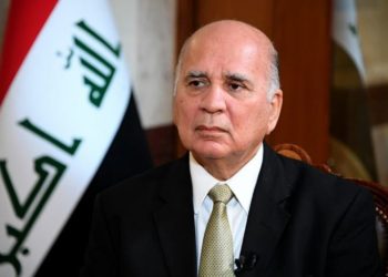 وزير الخارجية لنظيره الإيراني .. الحكومة من شأنها حماية سيادة العراق