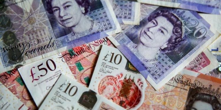 هندي يبتكر طريقة غير مكلفة للحصول على الأموال في بريطانيا