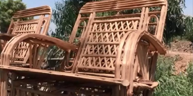 حرفة يدوية تواجه مخاطر الانقراض .. (الصناعة من جريد النخيل)