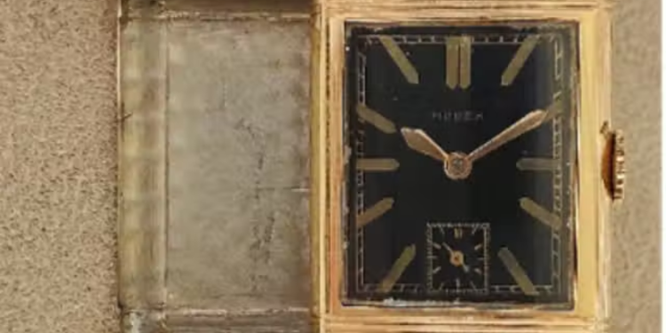 ساعة هتلر بيعت مقابل (1.1 مليون $) في مــزاد مثير للجدل