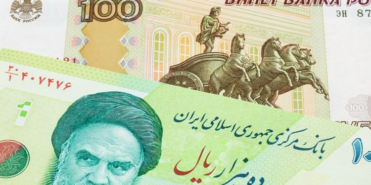 ايران تعلن بدء التعامل المالي مع موسكو بــ(الروبل الروسي والريال الإيراني)