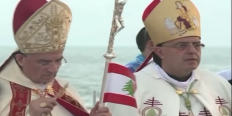 توقيف مطران لبناني عائد من إسرائيل لأكثر من (10 ساعات) يثير ضجة في لبنان