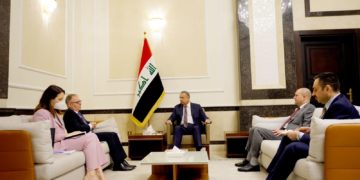 الكاظمي يستقبل السفير الإيطالي لدى العراق