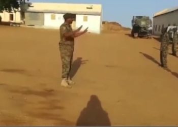آخر كلمات ضابط سوداني لجنوده قبـــل الموت غرقا