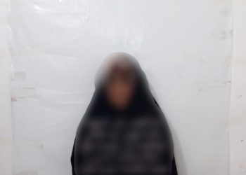 القبض على امرأة  في واسط متهمة بسرقة الدور السكنية