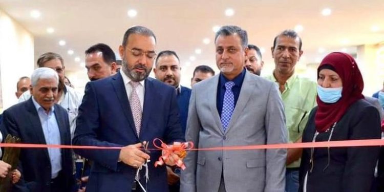 افتتـــاح معرضين للوثائق والخط العربي