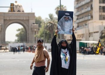 بالفيديـــــو المتظاهرون الآن داخل البرلمان العراقي