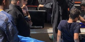 الصحة تستقبل (مصابين بالقصف التركي) بعد إحالتهم من مستشفى دهوك￼