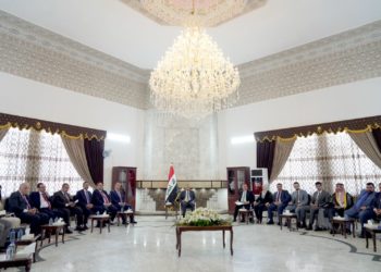 الكاظمي يجتمع بعدد من النوّاب والمسؤولين في محافظة نينوى