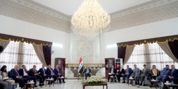 الكاظمي يجتمع بعدد من النوّاب والمسؤولين في محافظة نينوى