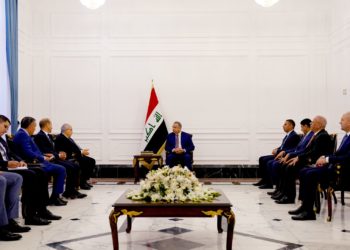 الكاظمي يستقبل وزير الخارجية الجزائري