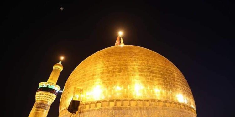 بدء مراسم استبدال رايتي قبتي الإمامين الحسين والعباس عليهما السلام