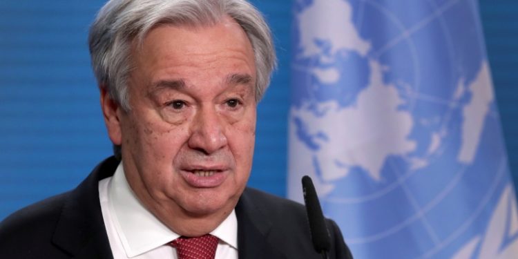 غوتيريش يدعو الــى حماية المتظاهرين ووقف العنف 