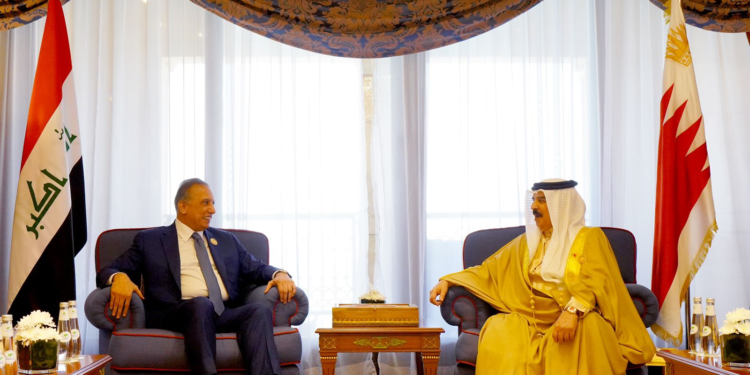 الكاظمي يبحث مع ملك البحرين التعاون الثنائي بين البلدين الشقيقين
