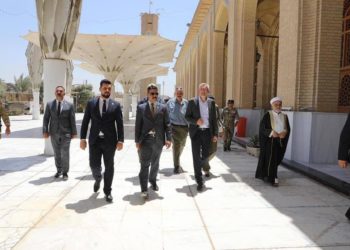 السفير الألماني يقوم بزيارة جامع أبو حنيفة + صور￼