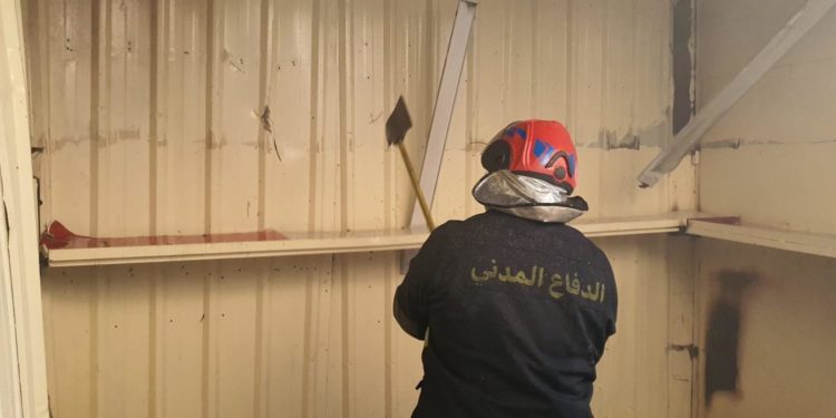 صور من عملية إخماد حريق سوق مريدي