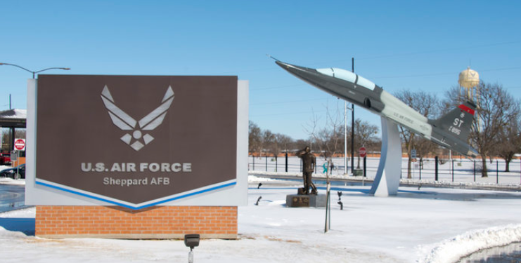 طيار سعودي في أميركا يتم القبض عليه بتهمة “التعــري” أمام 4 نساء