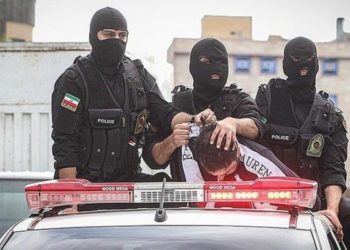 الشرطة الإيرانية (تـــوقف محتجين) على انحسار مياه بحيرة شمال غربي البلاد