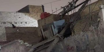 سقوط محولة كهرباء على منزل فــي ميسان