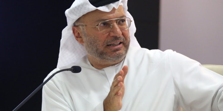 أنور قرقاش .. استقرار العراق محل اهتمام عربي وإقليمي