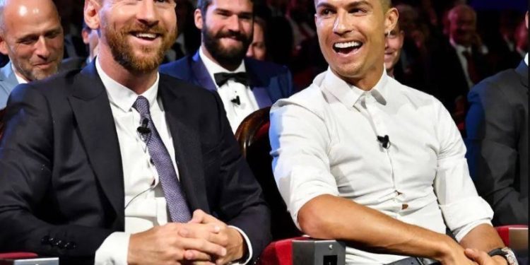 صحفي برتغالي يفجر مفاجأة: رونالدو وميسي في فريق واحد