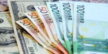 تحليــــل اقتصادي يفسّر أسباب التراجع للعملة الأوروبية