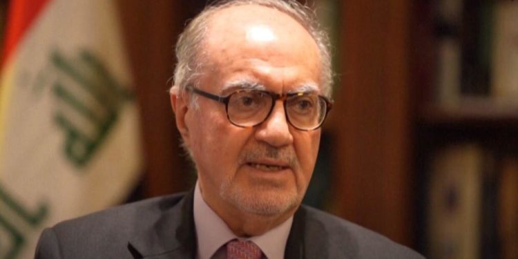 وزير المالية علي علاوي يقدم استقالته خلال جلسة مجلس الوزراء والكاظمي يقبلها