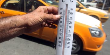 أجواء الاربعاء.. لاهبة ورطبة بحرارة نصف الغليان￼