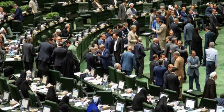 اجتماع مغلق بالبرلمان الايراني بشأن الاتفاق النووي