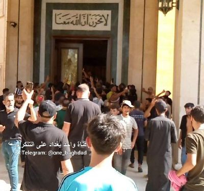 المتظاهرون يدخلون القصر الجمهوري