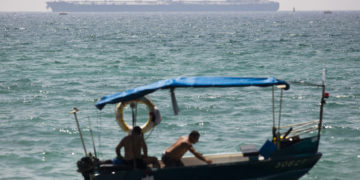 واشنطن تكثف جهود ملاحقة النفط الإيراني المهرب