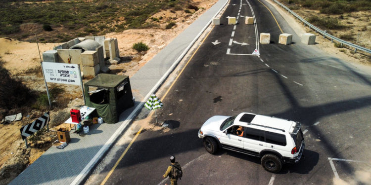 الجيش الإسرائيلي يعاقب اثنين من جنوده