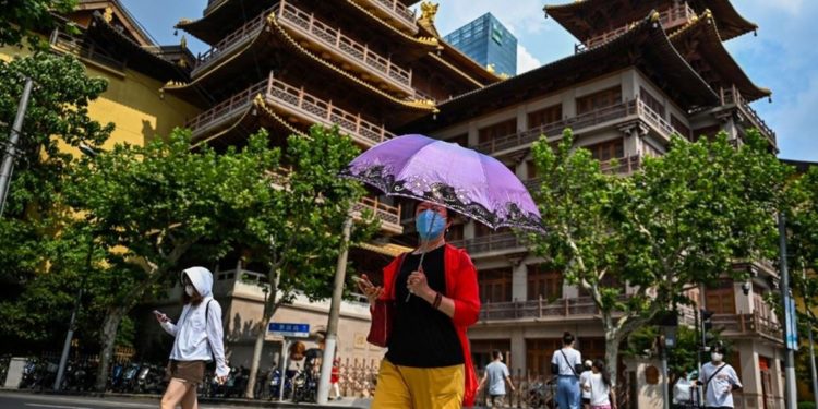 مناطق شاسعة من الصين تعاني من ارتفاع درجات الحرارة .. تجاوزت 40 درجة مئوية