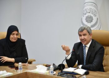 إحسان عبد الجبار يباشر مهامه وزيراً للمالية بالوكالة