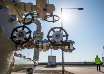 العقود الآجلة (للـغاز الأوروبي) تتجاوز 300 يورو وسط تفاقم أزمة الطاقة